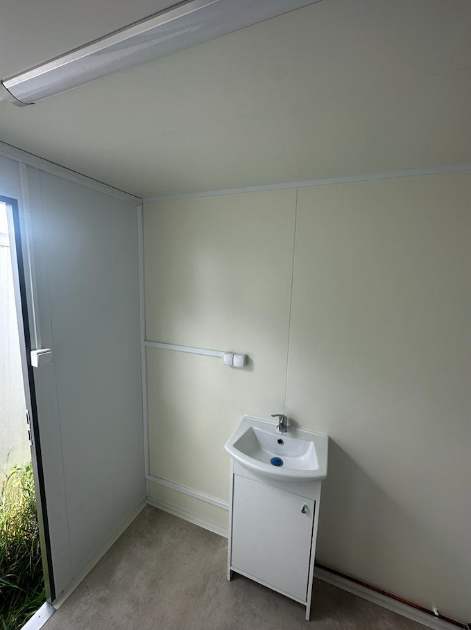WC-Anhänger Damen/Herren mit Toilette