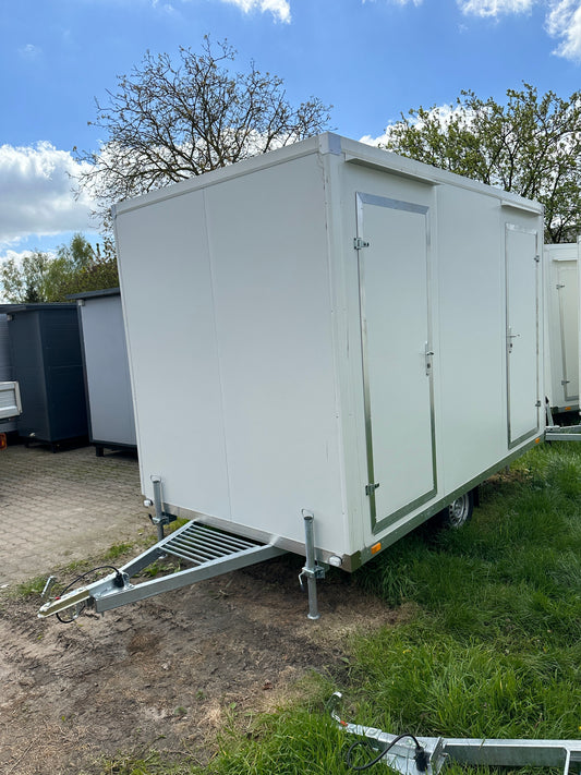 WC-Anhänger Damen/Herren mit Toilette und Dusche