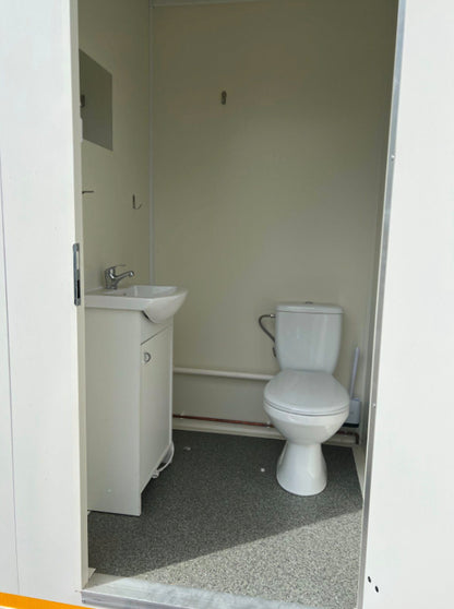 6,00 - m Büro-Anhänger mit Küchenzeile und WC