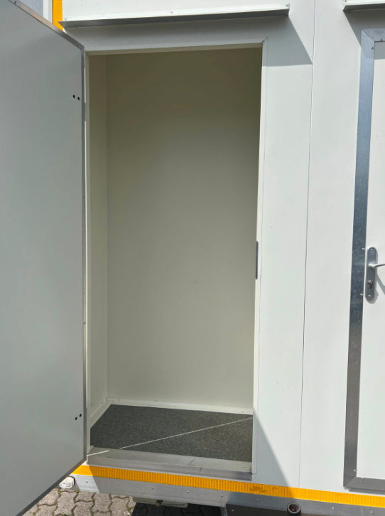 6,00 - m Büro-Anhänger mit Küchenzeile und WC