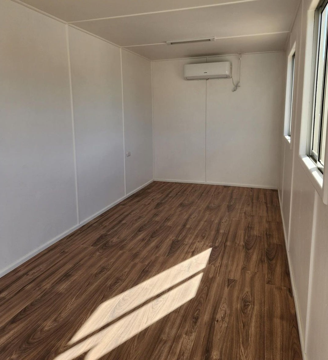 Büro aus einem Schiffscontainer, 24 m² (Ref: 10882)