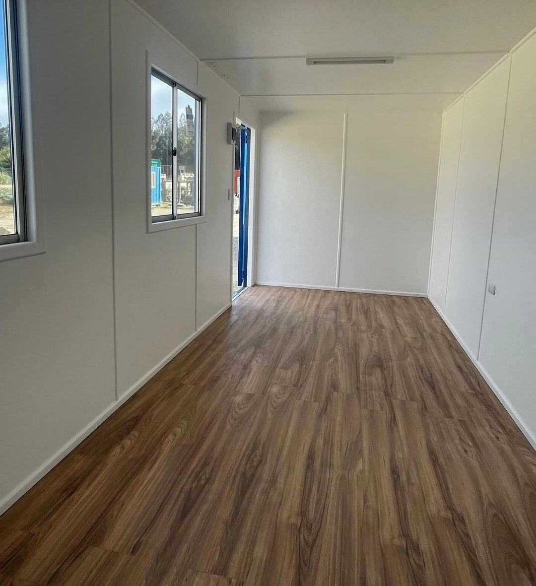 Büro aus einem Schiffscontainer, 24 m² (Ref: 10882)