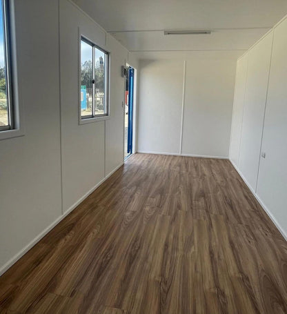 Büro aus einem Schiffscontainer, 24 m² (Ref: 10882)