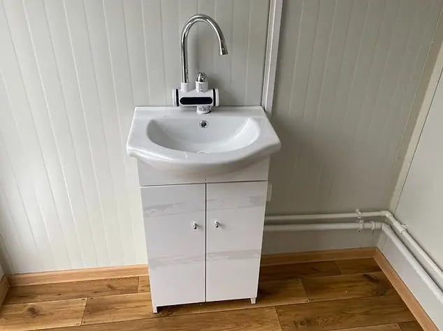 Toilettenkabine mit Doppelkabine (Ref: S2195)