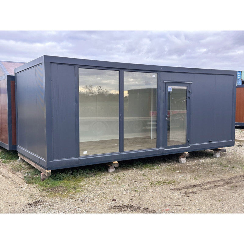 Hochcontainer 7x3 m mit großen Vitrinen / Klimaanlage / Badezimmer (Ref: 5905)
