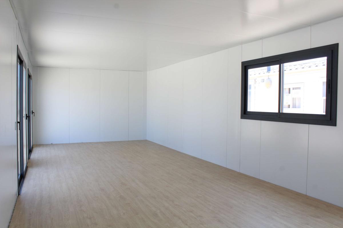 KVIP-Modul im offenen Stil, verkleidet mit Holz und Viroc (Ref: 26017)
