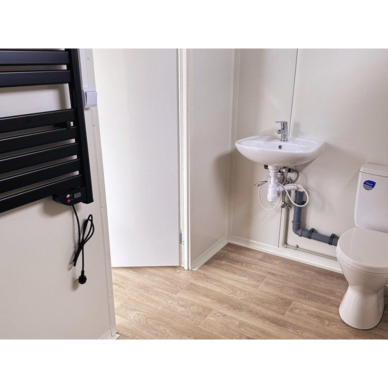 Hochcontainer 7x3 m mit großen Vitrinen / Klimaanlage / Badezimmer (Ref: 5905)