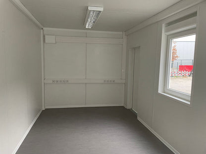 Bürocontainer 6,75 × 2,42 m (Ref: 2350)