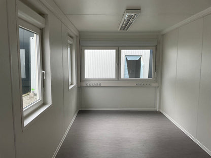 Bürocontainer 6,75 × 2,42 m (Ref: 2350)